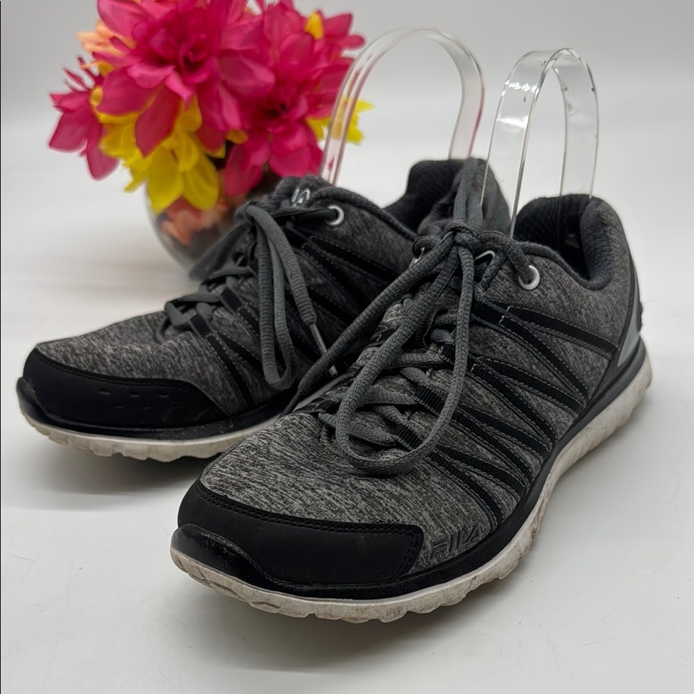 Fila Gray and Black Sneakers Size 8 SNK7625C
